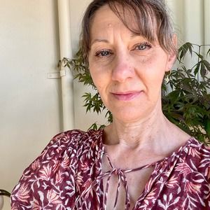 Meet your Posher, Lina